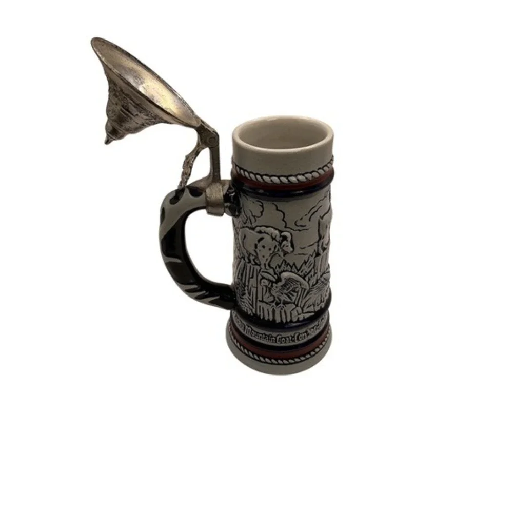 Avon 1976 Handcrafted Brazil Mtn Goat Alaska Moose Ceramic Beer Stein Pewter Lid
